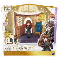 Set de joaca Harry Potter Lectia de Farmece cu figurina Hermione
